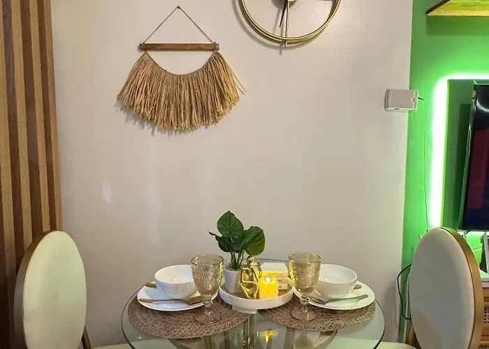 Hiraya S Place At Air Makati * Manille
